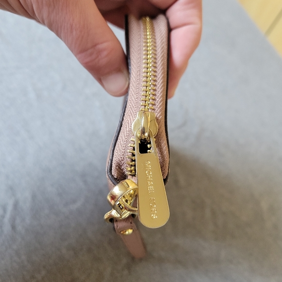 Michael Kors Wallet Wristlet - Picture 7 of 7